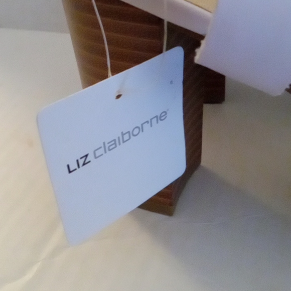 Liz Claiborne White chunky heel straps shoes - Picture 4 of 8